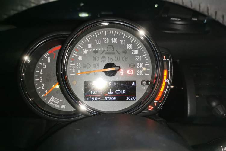 Used  MINI 2018 1.5T COOPER Classic Edition Five-Door Version