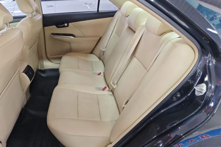 Used Toyota Camry 2016 2.0G 10th Anniversary Leading Edition
