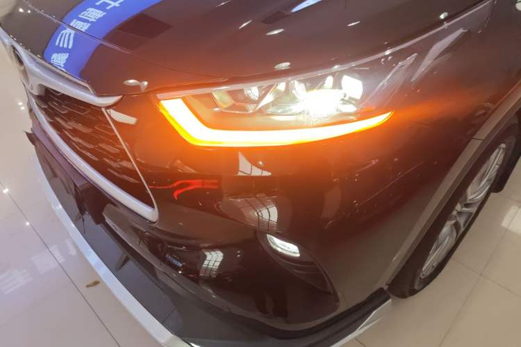 Used Toyota Highlander 2024 2.5L Smart Electric Hybrid Dual-Engine Four-Wheel Drive Prestige Version – 7 Seats
