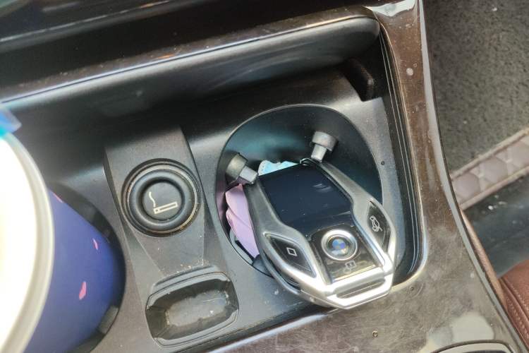 Used BMW 5 Series 2014 525Li Leading Model
