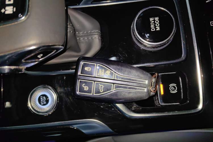 Used Hongqi HS5 2022 2.0T Smart Connect Flagship All-Wheel-Drive Version
