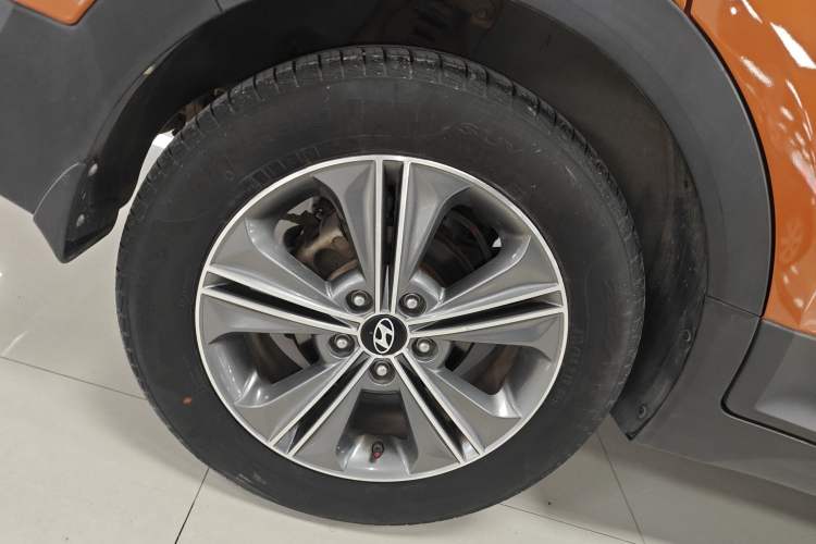 Used Hyundai ix25 2015 2.0L Automatic 4x4 Deluxe DLX
