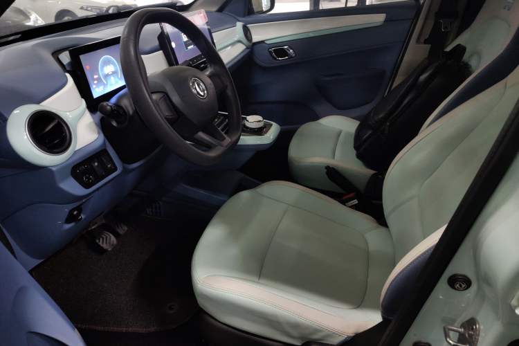 Used Dongfeng NAMMI BOX 2022 Revised Light Wind Edition 201 km Standard Version
