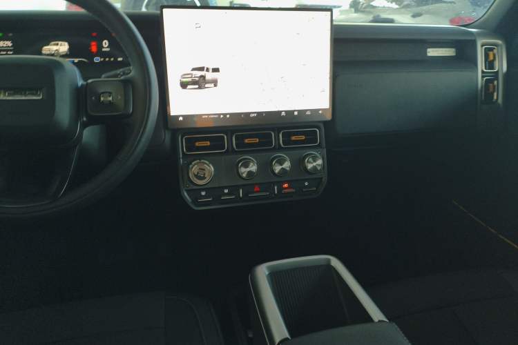 Used  V23 2025 501 Four-Wheel Drive Advanced Version
