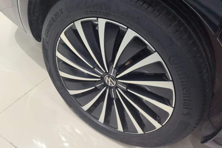 Used Volkswagen Viloran 2020 380TSI Prestige Edition
