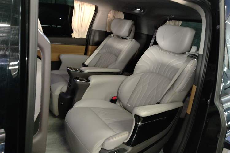 Used GAC Trumpchi M8 2024 Master Series 400T Prestige Edition
