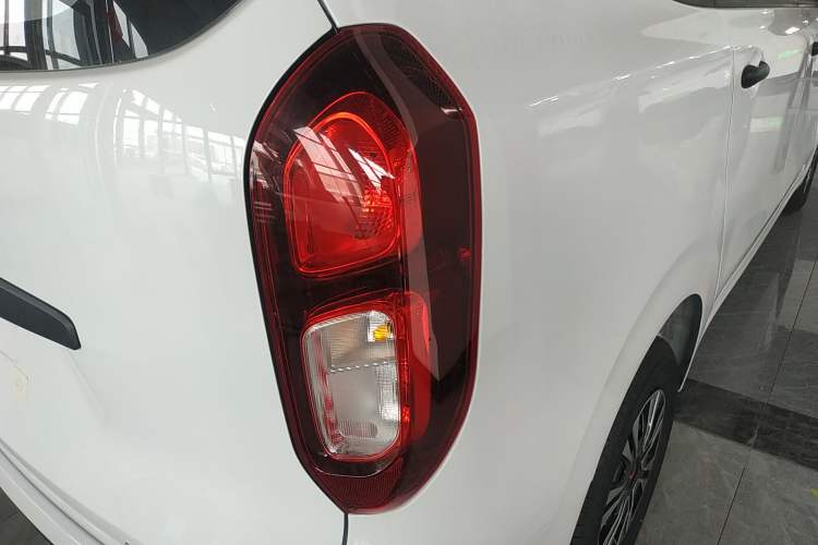 Used Wuling Hongguang New Energy 2024 All-Electric Model 300KM Practical Version
