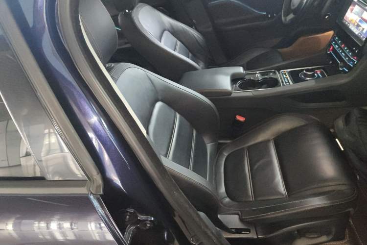 Used Jaguar F-PACE 2016 2.0T Two-Wheel Drive Urban Luxury Edition
