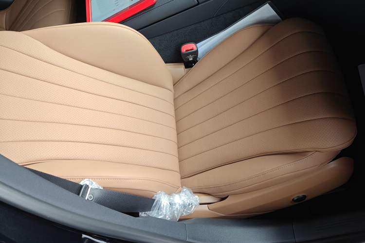 Used Mercedes-Benz E-Class 2025 Facelift E 300 L Luxury Edition
