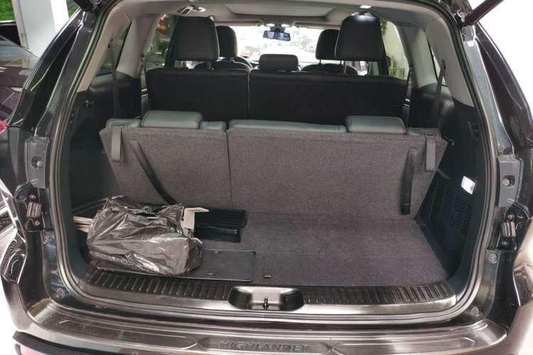 Used Toyota Highlander 2018 2.0T Four-Wheel Drive Prestige Version 7 Seats China VI Standard
