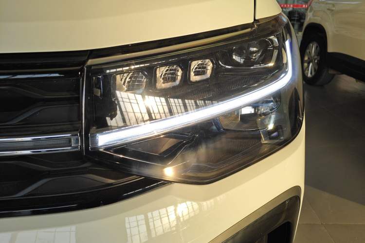 Used Volkswagen Tharu 2024 300TSI Two-Wheel-Drive Moon Luxury Edition
