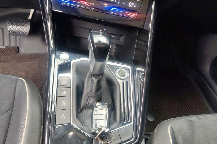 Used Volkswagen Tayron 2020 330TSI Two-Wheel Drive Luxury Connected Pro Edition
