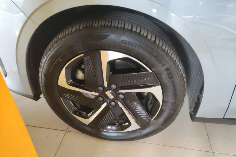 Used  L6 2025 EM-i 140km Explorer+ Edition
