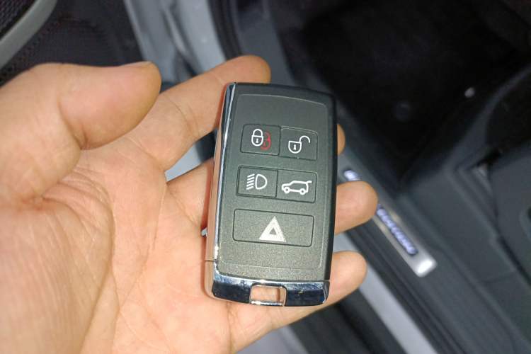 Used Land Rover Defender 2022 90 2.0T P300 Tiger-Power Ambition Edition
