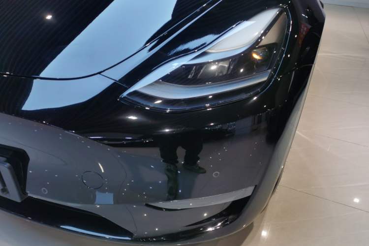 Used Tesla Model Y 2022 Long-Range All-Wheel-Drive Version