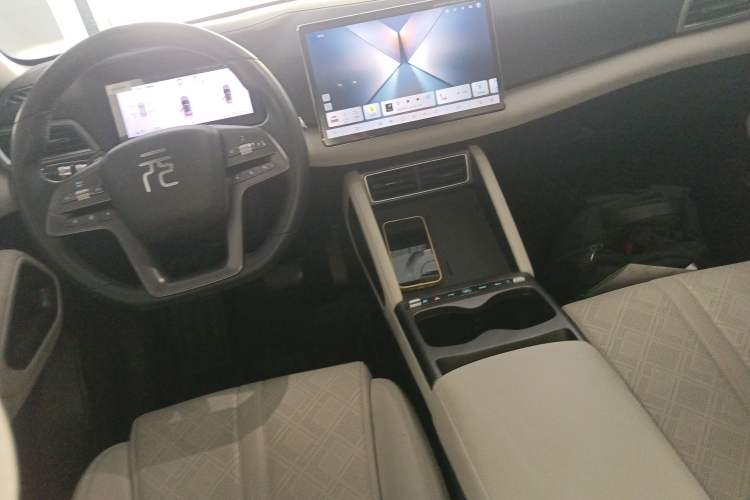 Used BYD Yuan UP 2025 Intelligent Driving Version 401 km Leading Edition