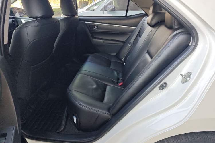 Used Toyota Levin 2017 Revised Dual-Engine 1.8H GS E-CVT Elite Sunroof Version China V Standard
