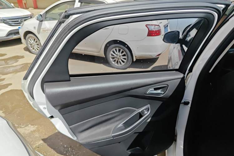 Used Ford Focus 2017 Hatchback 1.6L Automatic Comfort Plus SmartDrive Edition
