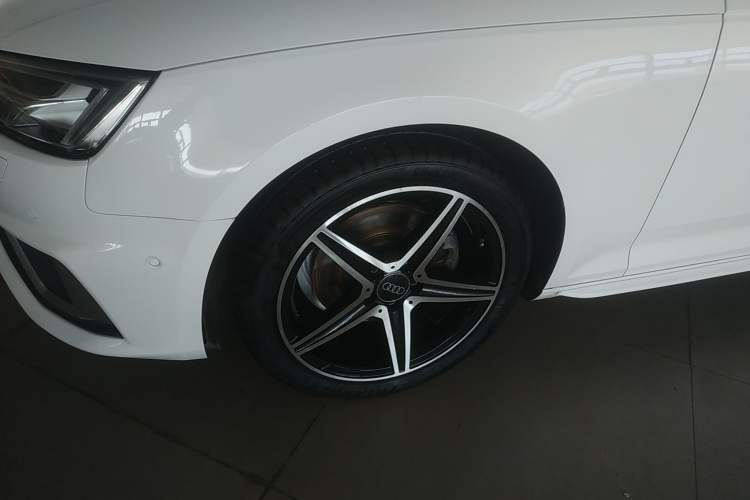 Used Audi A4L 2019 40 TFSI Fashion Version China V