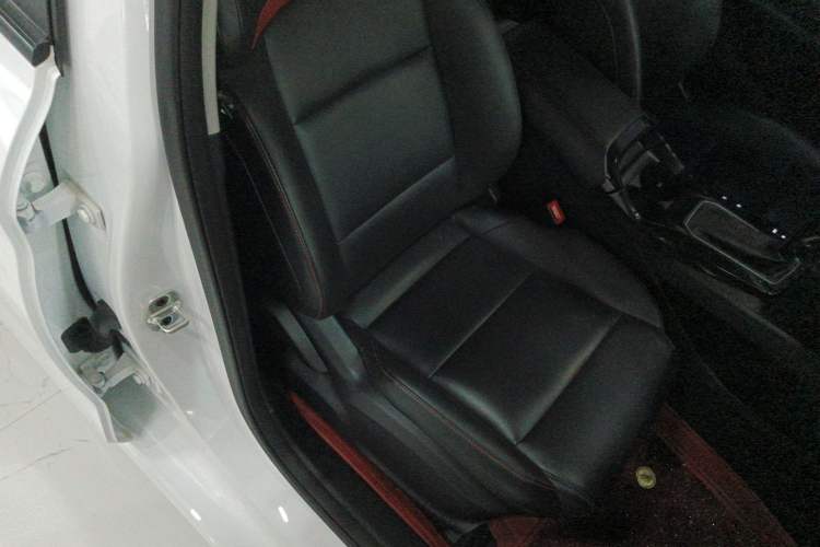 Used MG 5 2021 180 DVVT CVT Youth Luxury Edition
