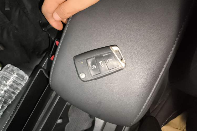 Used Volkswagen Touran 2018 Volkswagen Touran L 280TSI DSG Boundary Edition 7 Seats China VI Standard
