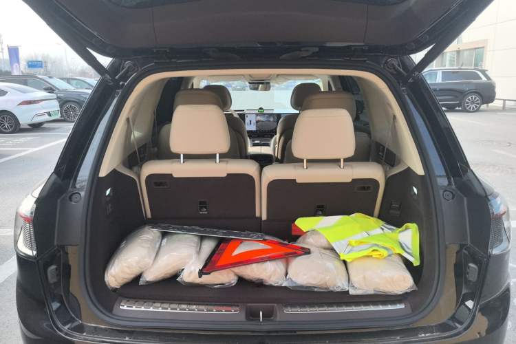 Used Hima AITO M9 2024 Range-Extended Ultra Version 42 kWh 6-Seater Model
