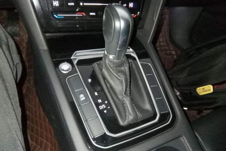 Used Volkswagen Magotan 2020 330TSI DSG Leading Model
