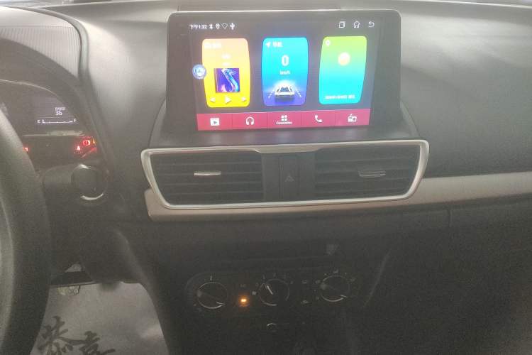 Used Mazda Mazda 3 Axela 2014 Sedan 1.5L Manual Comfort Model