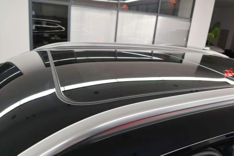 Used Hongqi HS5 2025 2.0T Two-Wheel Drive Flagship Pro Edition
