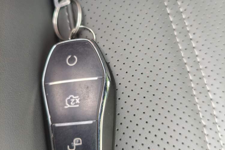 Used BYD Song L DM-i 2025 Intelligent Driving Version 160 km Beyond-Range Type