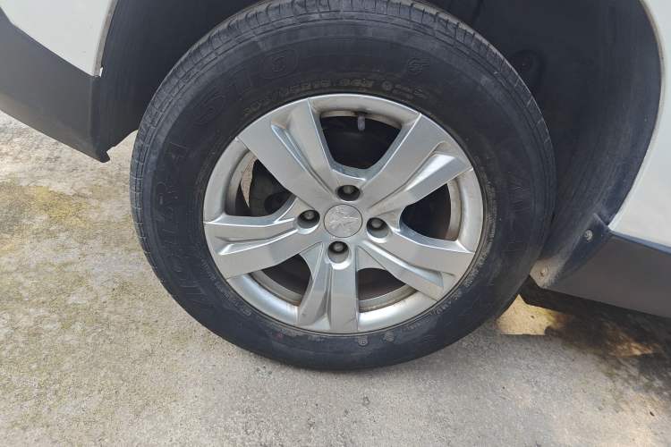 Used Peugeot 2008 2015 1.6L Automatic Playcool Edition
