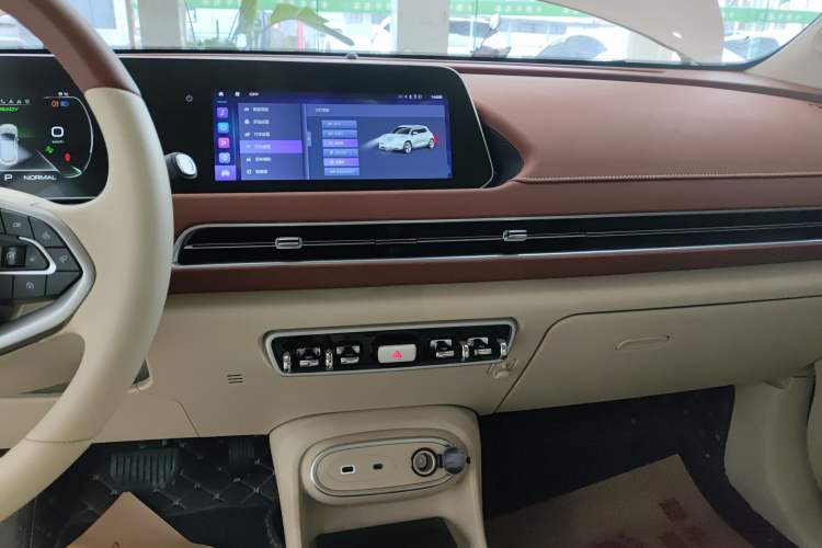 Used ORA Good Cat 2023 401 km Standard Range Comfort Version Lithium Iron Phosphate