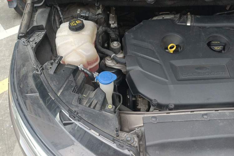 Used Ford Edge 2015 2.0T GTDi 4x4 High-Grade Model
