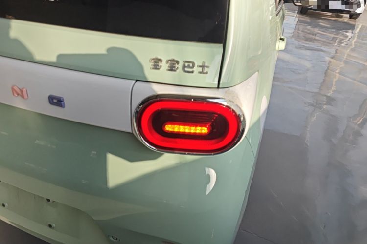 Used Wuling Hongguang MINIEV 2024 3rd Generation 215km Advanced Version
