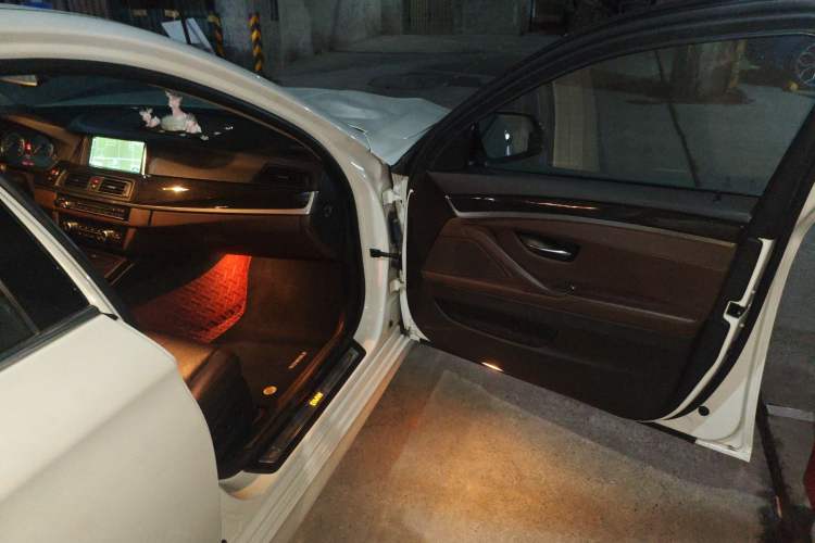 Used BMW 5 Series 2014 525Li Luxury Design Package
