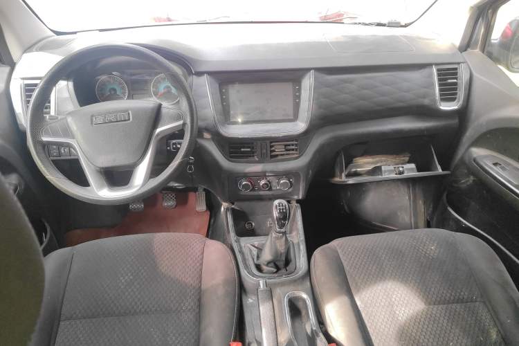 Used Jinbei Gold Hiace 2023 2.0L Passenger Van Travel Lion 5/6/7 Seater
