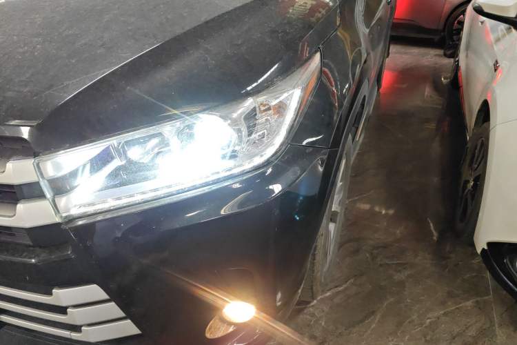 Used Toyota Highlander 2018 2.0T Four-Wheel Drive Elite Edition 7 Seats China VI Standard
