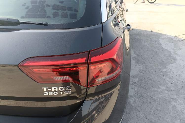 Used Volkswagen T-ROC 2018 280TSI DSG Two-Wheel Drive Advanced Version China V Emission Standard
