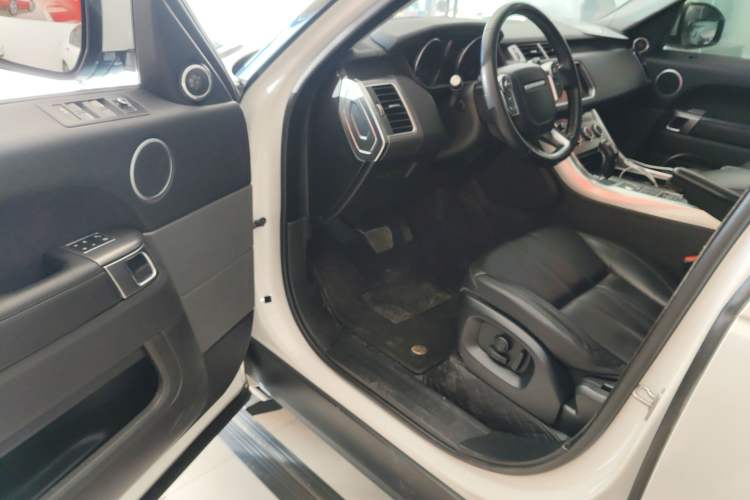 Used Land Rover Range Rover Sport 2016 3.0 SC V6 SE
