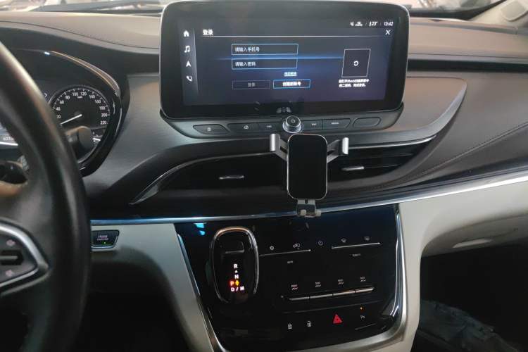 Used Buick GL8 2022 Land Business Class 652T Luxury Model
