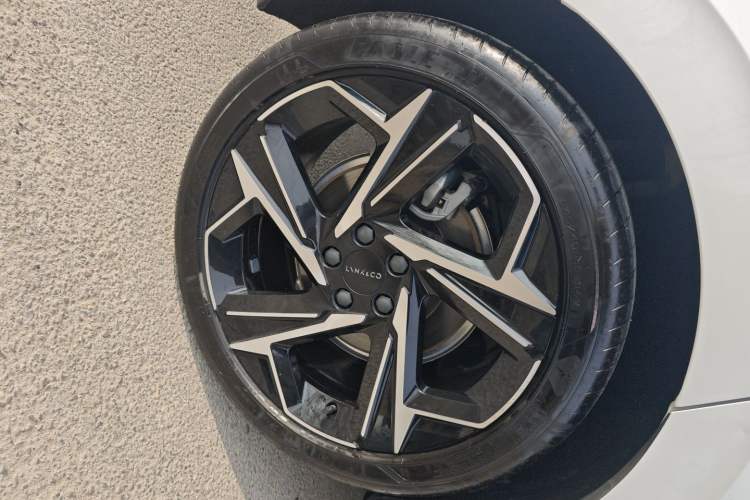 Used Lynk & Co 07 2024 EM-P 126 Long-Range Ultra
