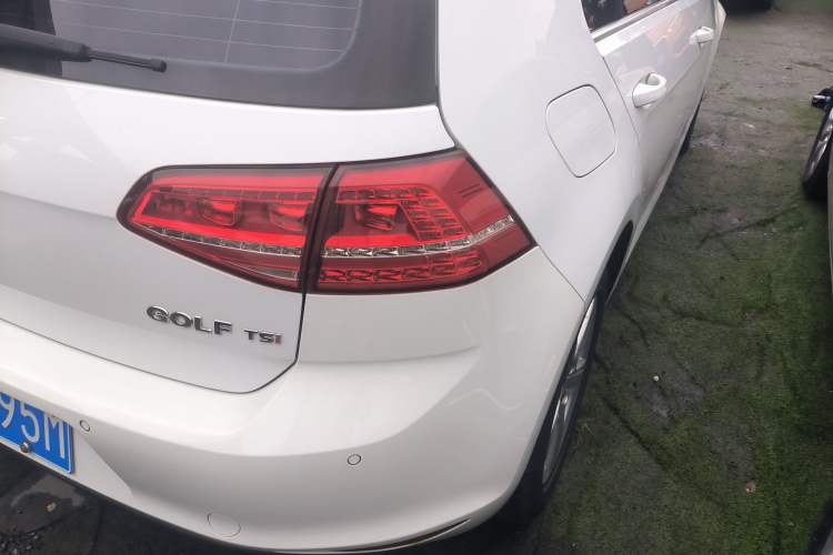 Used Volkswagen Golf 2016 230TSI Automatic Comfort Version
