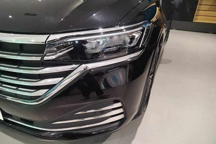 Used Volkswagen Viloran 2024 380TSI Premium Edition