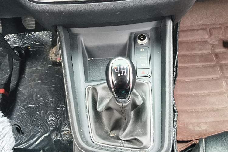 Used BYD Song MAX 2019 1.5T Manual Smart Connect Ruiyi Sunroof Model 7 Seats China VI Standard