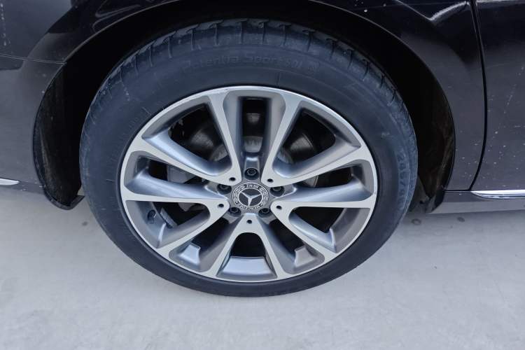 Used Mercedes-Benz E-Class 2018 Facelift E 300 L Luxury Edition