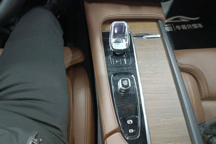 Used Volvo S90 2025 B5 Zhiya Luxury Edition
