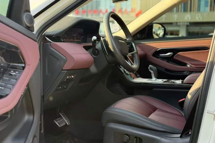 Used Land Rover Range Rover Evoque New Energy 2023 Aurora L P300e Plug-in Hybrid Electric Version