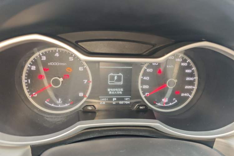 Used Geely Auto Emgrand X7 Sport 2018 1.8TD Automatic Two-Wheel Drive Zhiya Model
