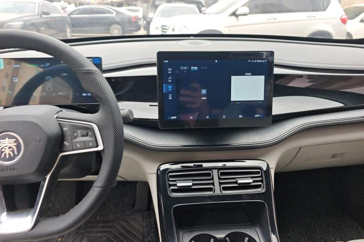 Used BYD Qin PLUS 2024 HONOR Edition DM-i 55KM Leading Model
