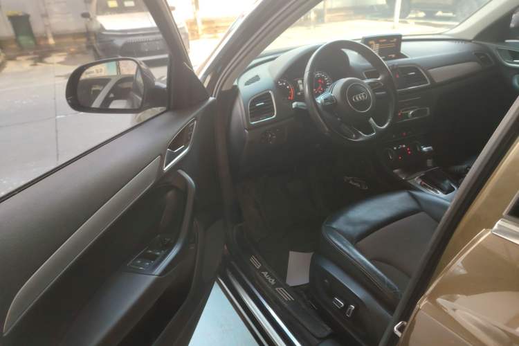 Used Audi Q3 2016 30 TFSI Fashion Model
